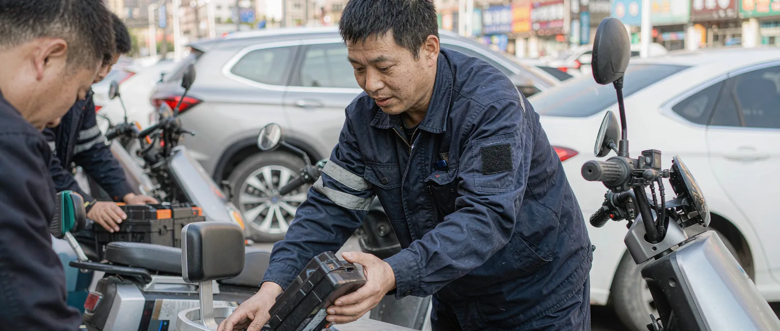 共享两轮车调度换电与网格运营系统一线作业实景