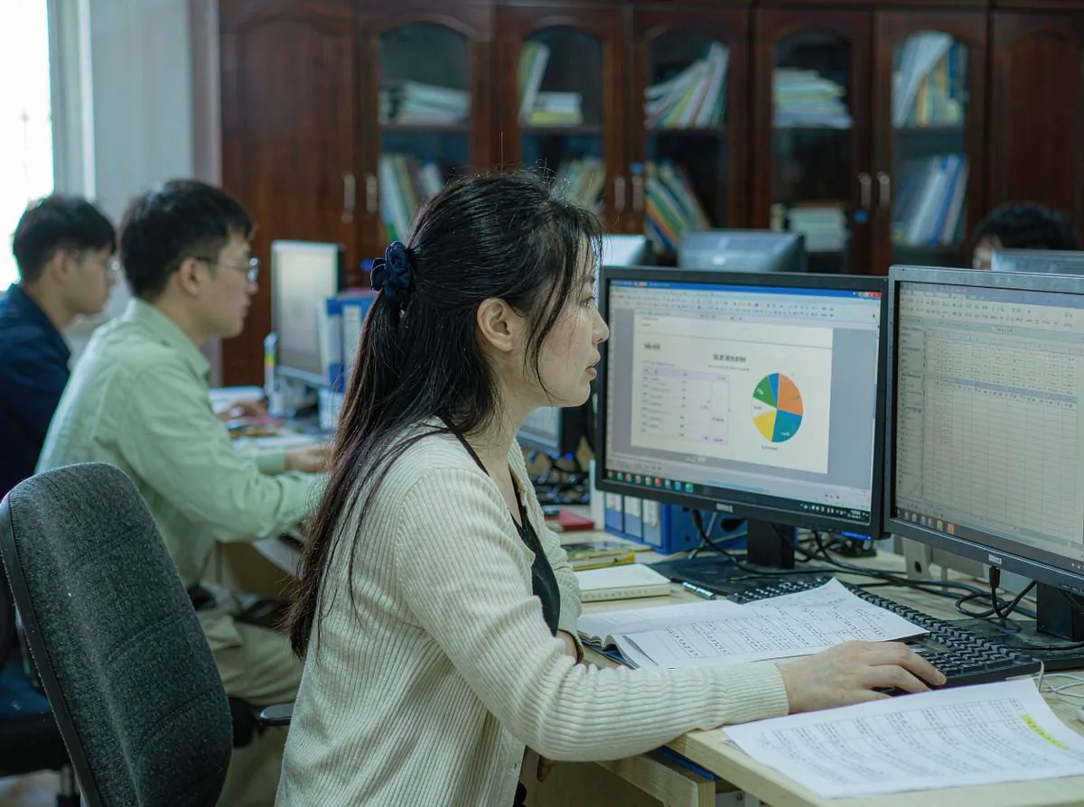 中国企业的成本会计在系统中查看按订单归集的实际成本构成