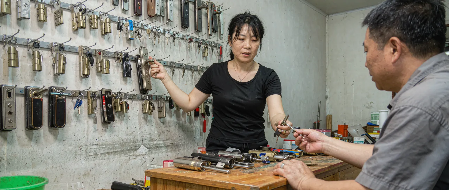 开锁换锁与门锁安装上门服务管理系统一线作业实景