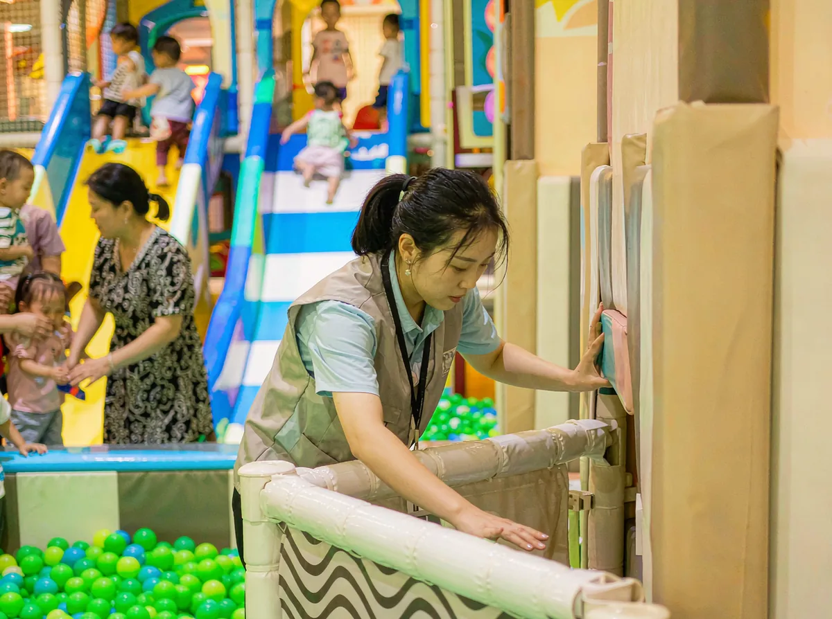 亲子乐园运营与设施安全管理系统真实应用场景